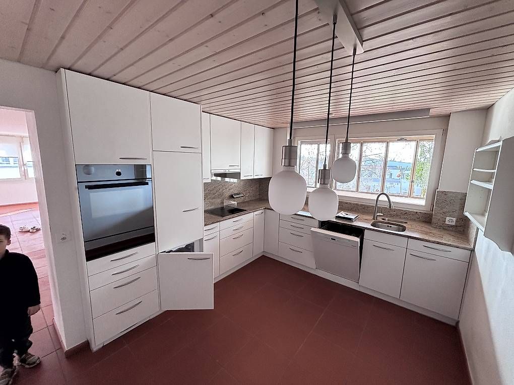 Cucine complete: Küche mit Steinplatte und top Geräten – Usato da Sommeri venduto da fel_rdn8