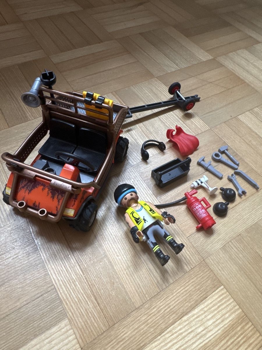 Playmobil Spielzeuge: Playmobil Stuntshow Auto mit Anhänger 70835 – Gebraucht aus Kilchberg ZH von Von_dutch 1