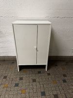 Weisser Wandschrank / Hängeschrank mit Klappe