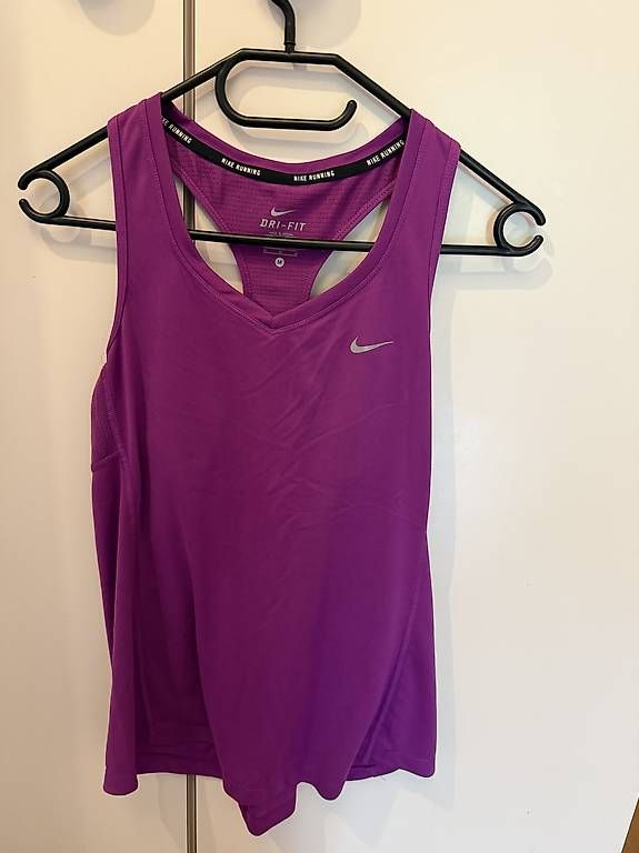 Top: Nike dry fit tanktop – Usato da Bülach venduto da angelique080882