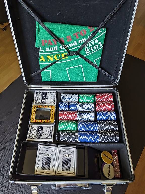 Jeux: Poker Set Deluxe – D'occasion à Niederweningen par TrustedFinds 1