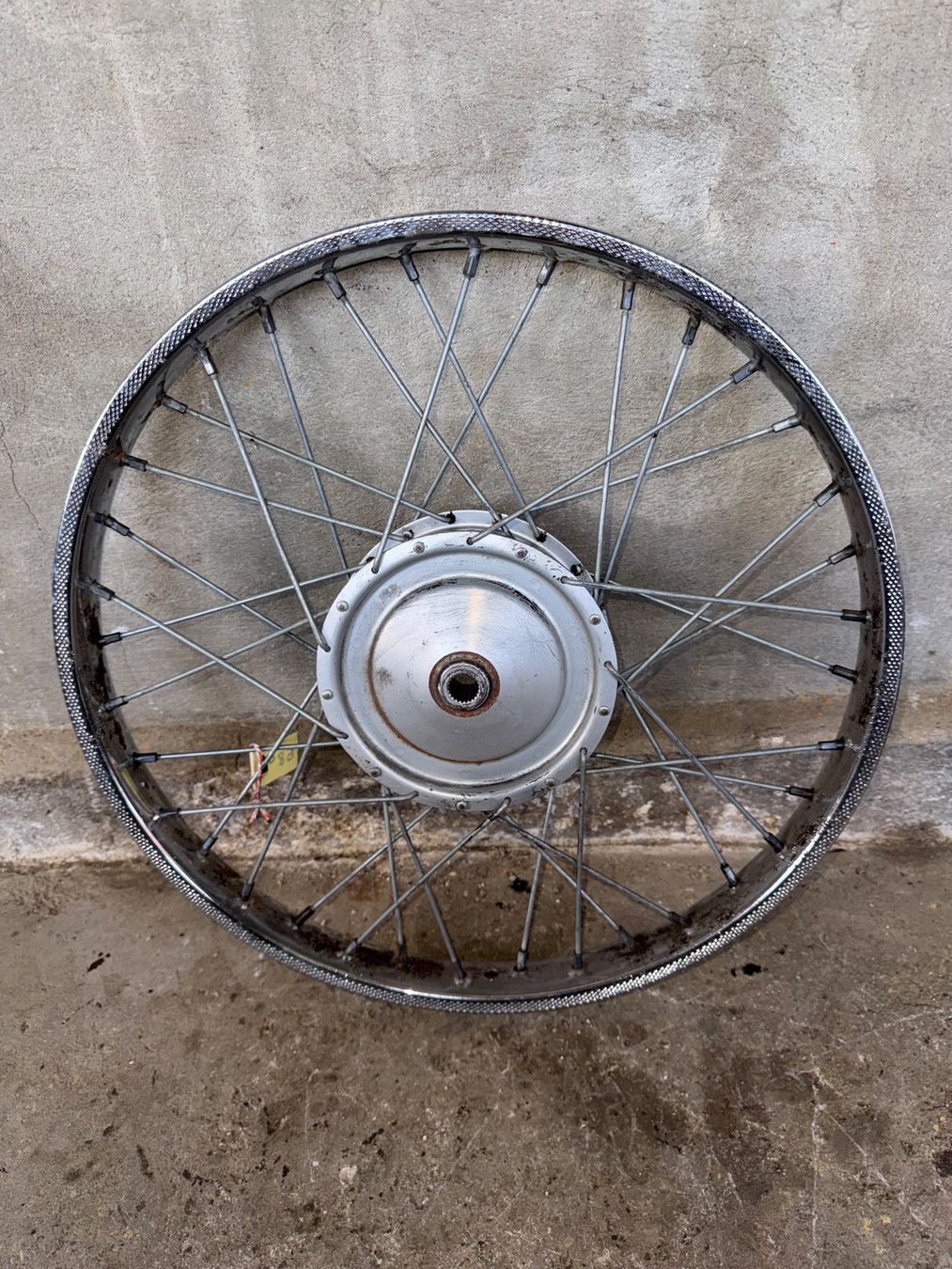 Piaggio Pièces pour mobylette: Piaggio Mofa Speichen Hinterrad – D'occasion à Fahrni b. Thun par berger_tuning34 2