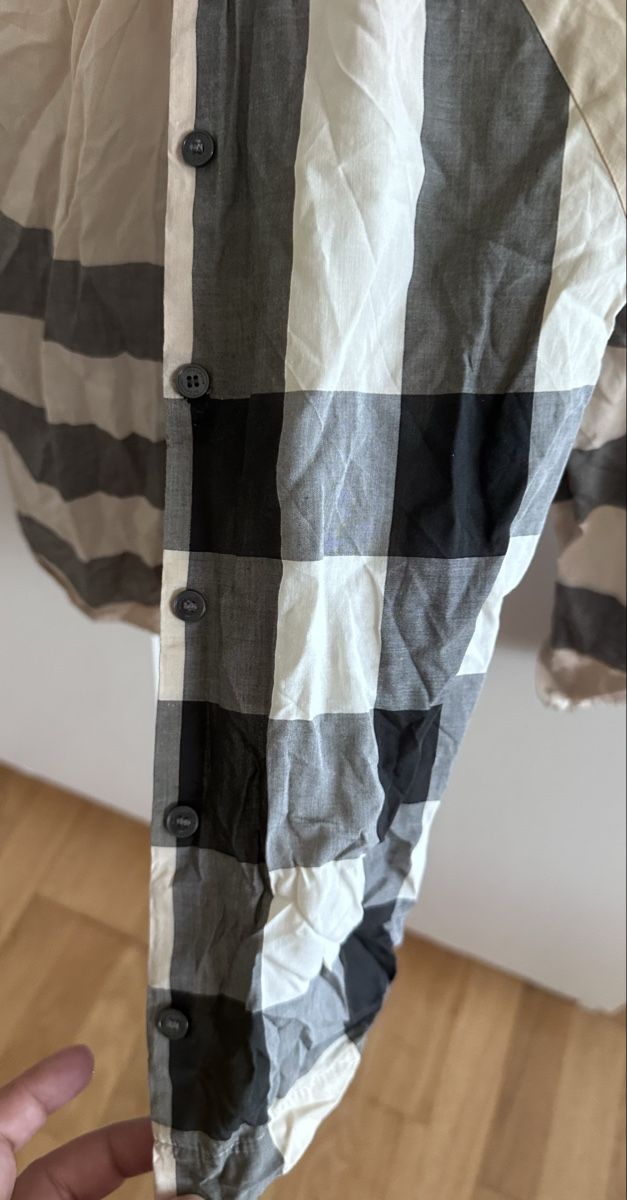 Burberry Blouses, T-shirts & Tops: Burberry Top – D'occasion à Dürrenroth par tvy_bh56 4