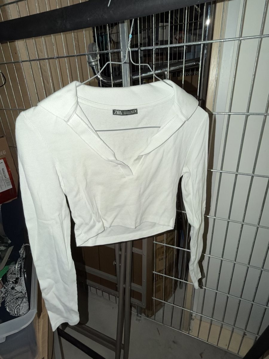 Zara T-shirt: Zara Langarmshirt – Nuovo (secondo la descrizione) da Biel/Bienne venduto da Peeeep10