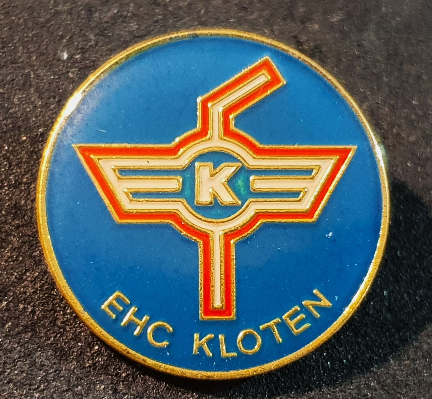 Placchette & Badge: CC701 - Pin EHC KLOTEN Logo – Usato da Reinach BL venduto da Boston-Verkauf