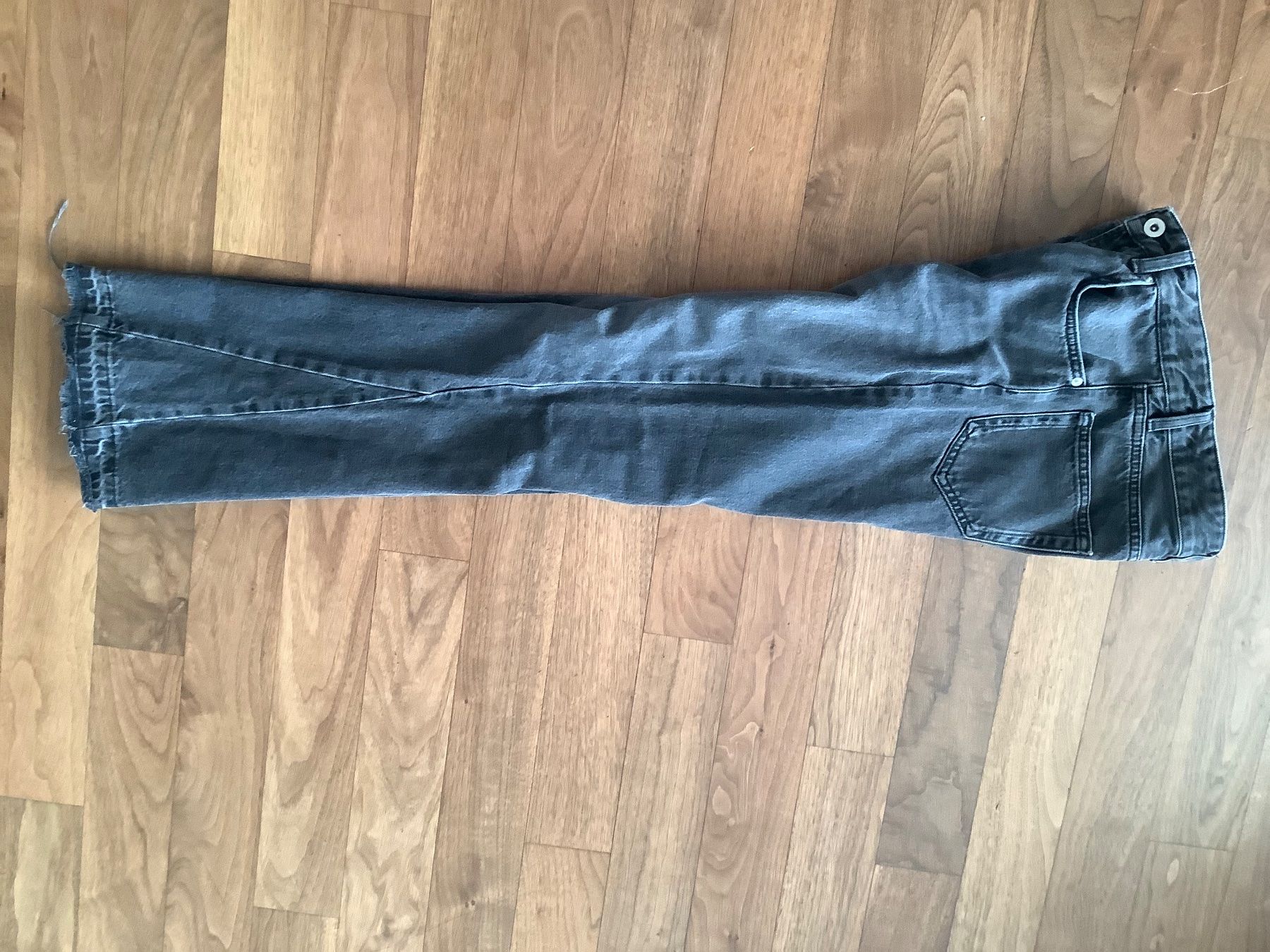 Zara Jeans: Zara Flared Jeans – Gebraucht aus Zumikon von malvy19 2