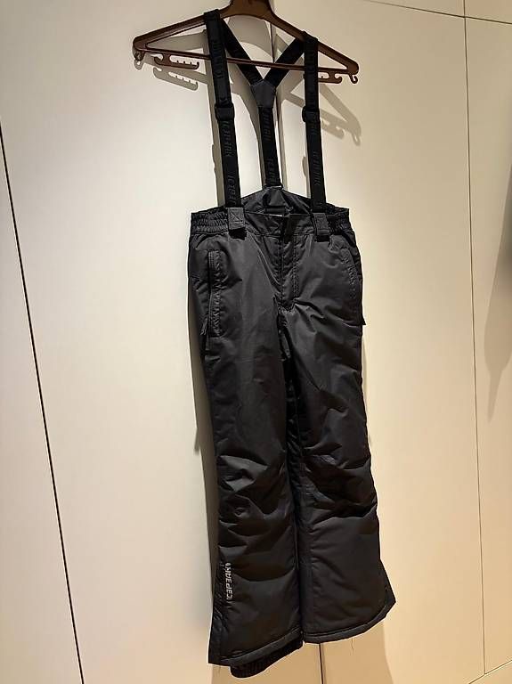 Pantaloni: Kinder Skihose IcePeak Grösse 140 – Usato da Merlischachen venduto da Jamie-Tristan