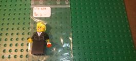 Mini figurine Lego ( Carol Singer with Candle )