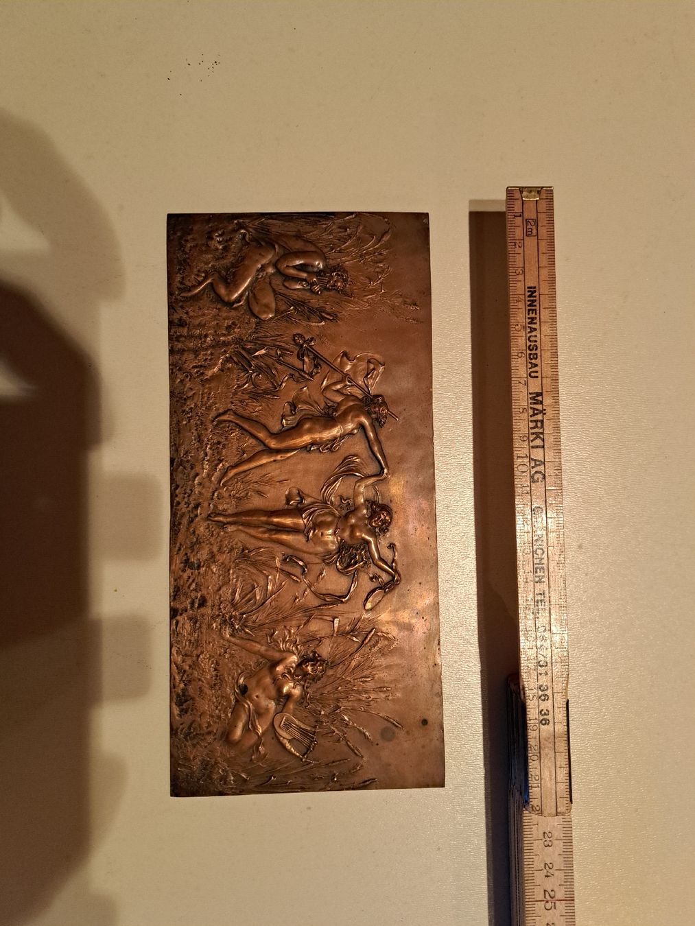 Tutte le decorazioni: Jugendstielrelief in Kupferblech getrieben – Usato da Walde AG venduto da Kunstgiesser