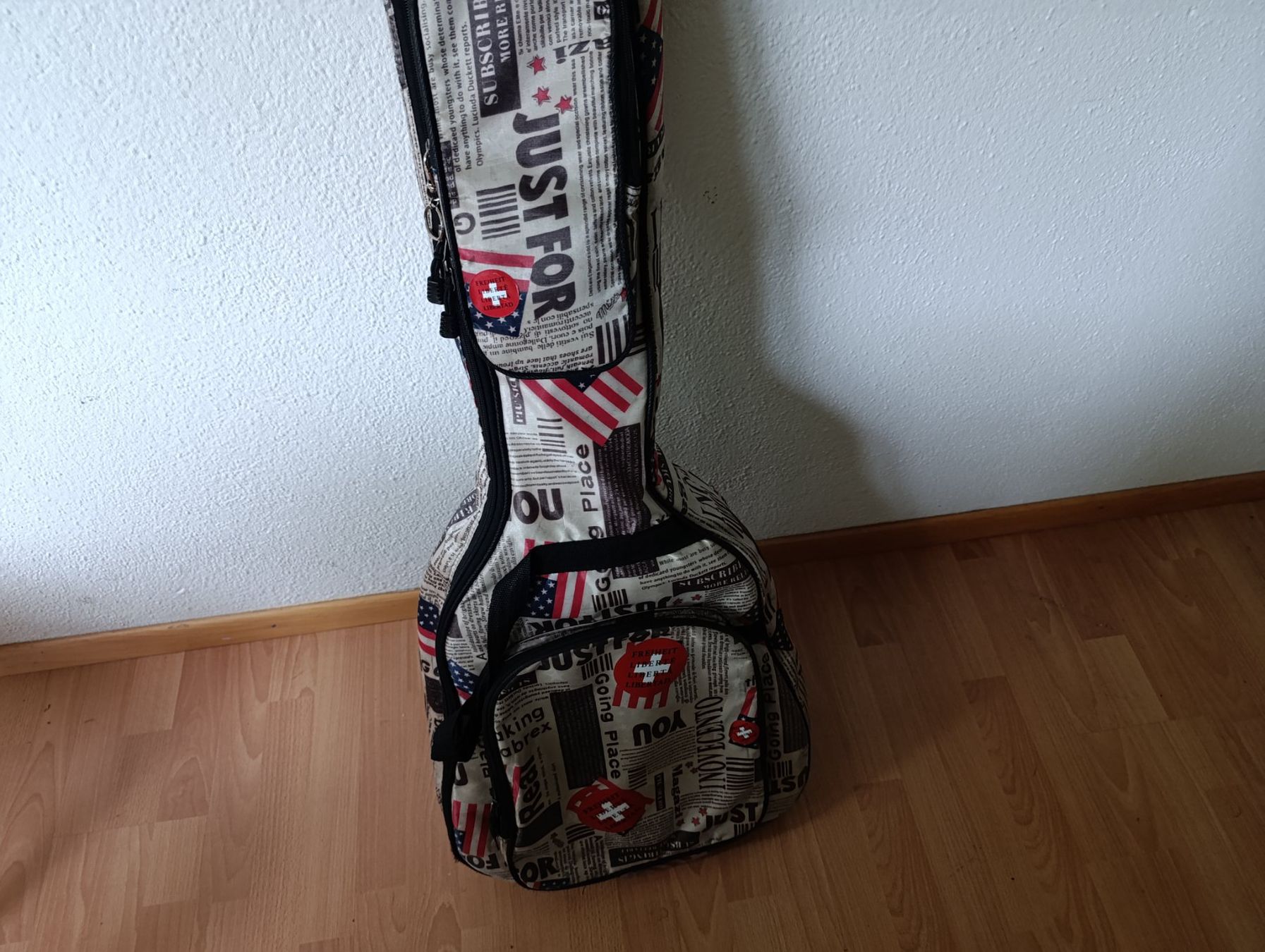 Borse: Gitarrentasche / Gitarrenfutteral mit USA Design – Usato da Baden venduto da Gusreisen