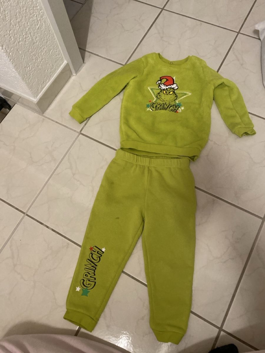 Anzüge: Grinch-Kombi, Grösse 86/92 – Gebraucht aus St. Gallen von Msgoethe
