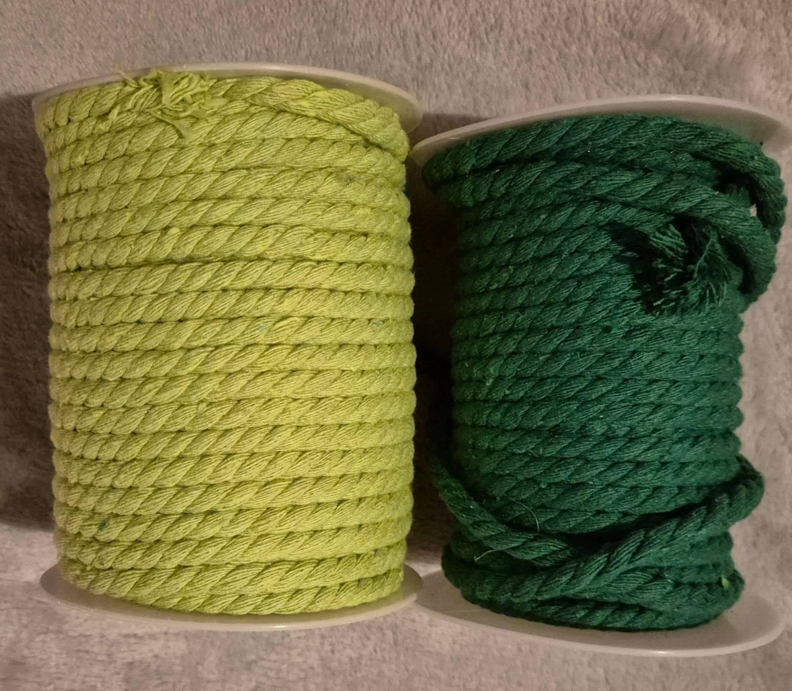Laine: Macrame Garn Grün – Neuf (Voir description) à Urtenen-Schönbühl par Blume.9294