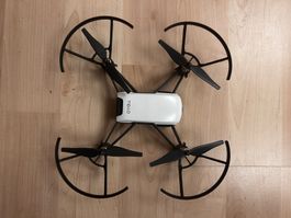 Drohne DJI Tello weiss mit Propellerschutz guter Zustand