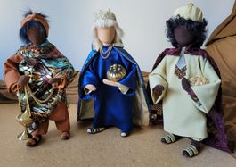 Schwarzenberger Krippenfiguren 3 Könige 29cm u. Geschenke N1