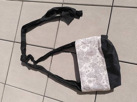 Sling-Tasche, Ergänzung zur Babytrage