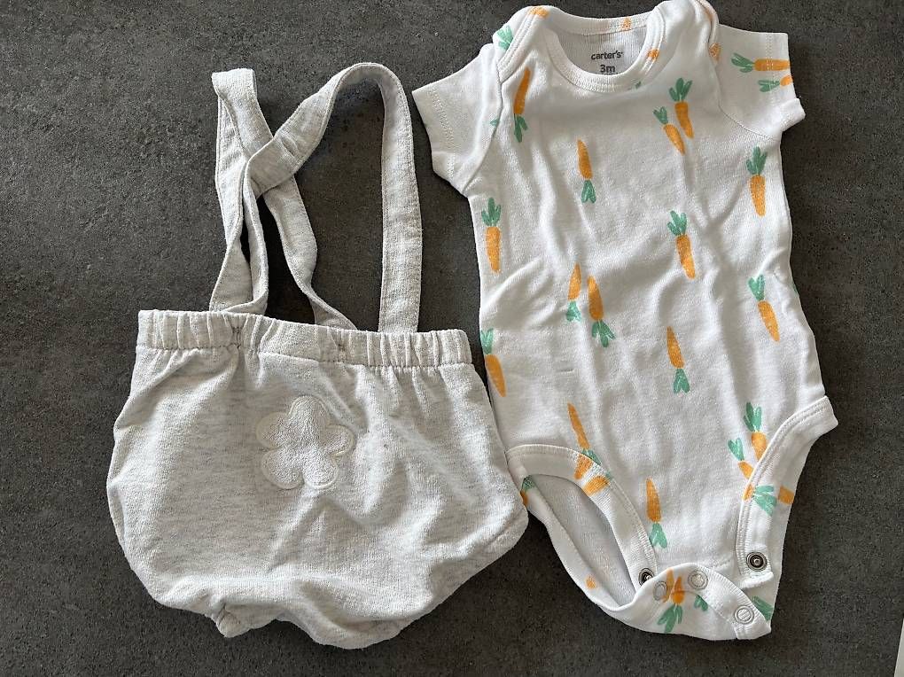 Lotti & Set di vestiti: Ensemble 3mois, lapin/ carottes – Usato da Chapelle-s-Moudon venduto da vanesso