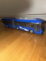 Spielzeug-Gelenkbus zu verkaufen. Ideal für kleine Busfans!