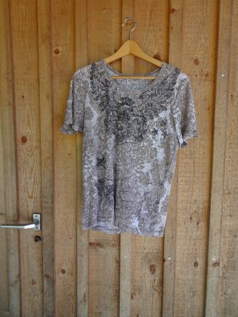 Braun-weisses T'shirt mit Strass  Gr. 42 - M42