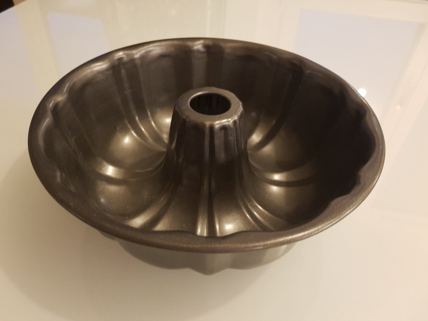 Teglie da forno: Moule à kouglof – Usato da Genève venduto da PoissonBlue