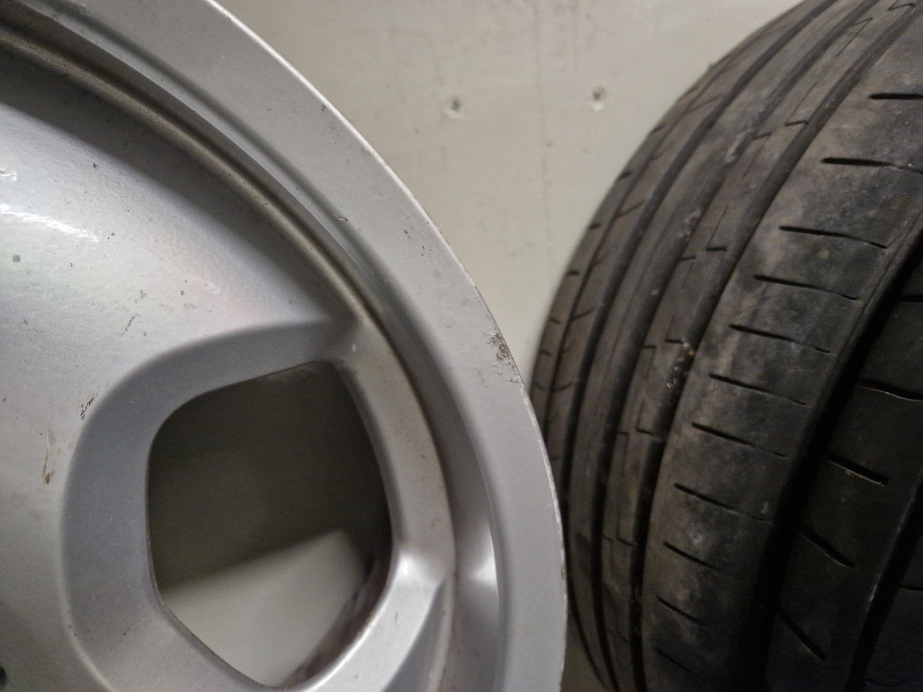 BMW Cerchioni: BMW E36 Felgen Styling 23 – Usato da Villigen venduto da Moeff-Toeffli 7