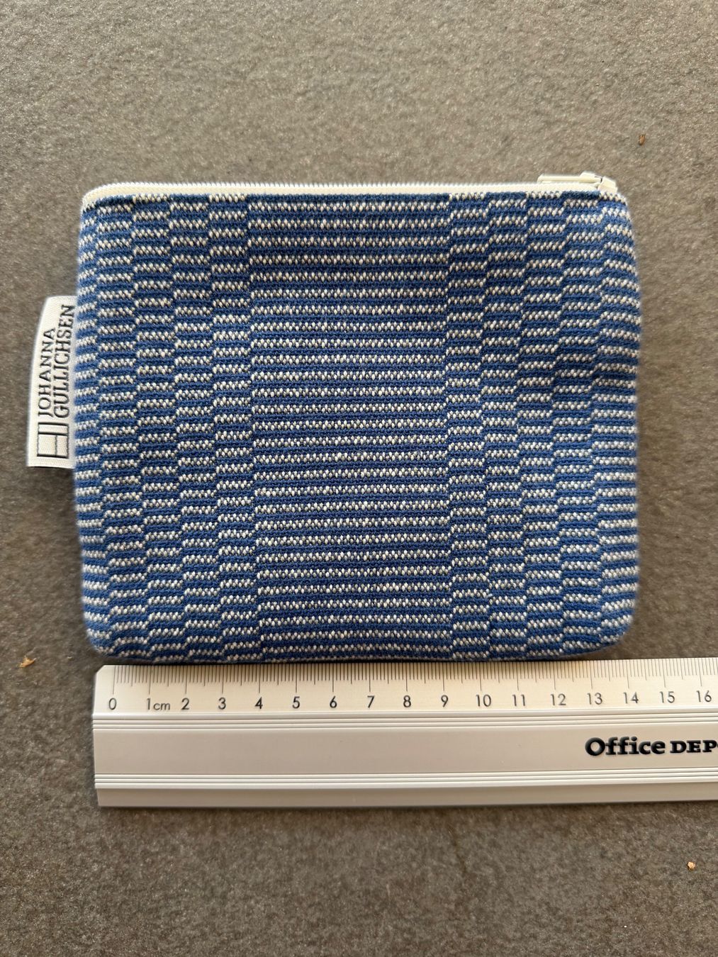 Covers & Borse: Johanna Gullichsen Etui – Usato da Ennetbaden venduto da miboo