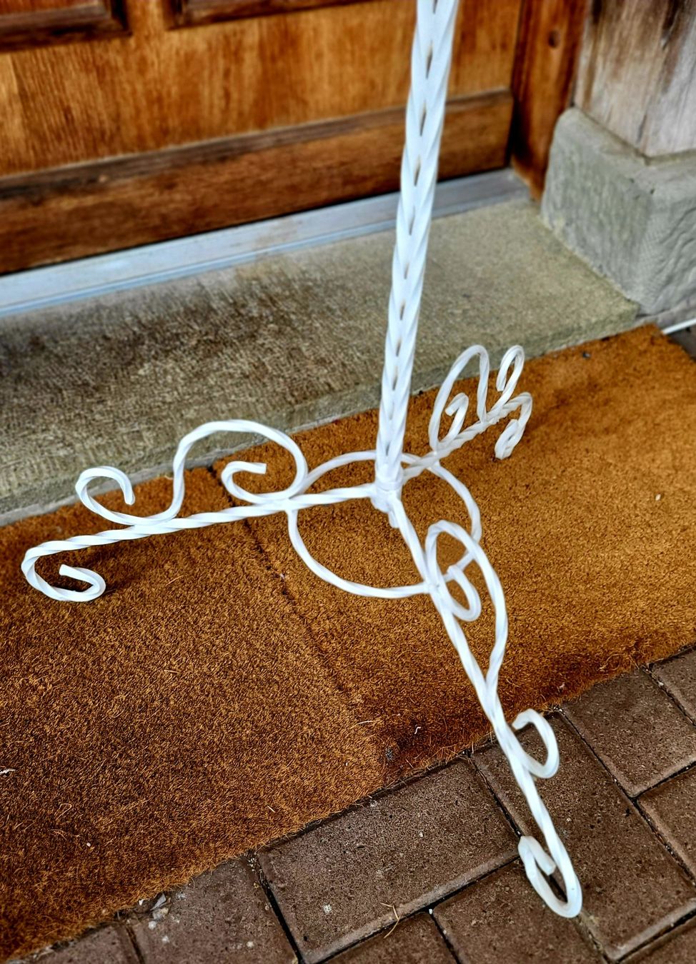 Altro in Decorazioni & Accessori: Antiker Eisenständer / Loop emailliert / Höhe 170 cm – Usato da Schafhausen im Emmental venduto da Herzrose 1