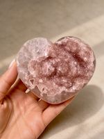 Rainbow Amethyst Herz – zartes Rosa & Doppelkristallisation 