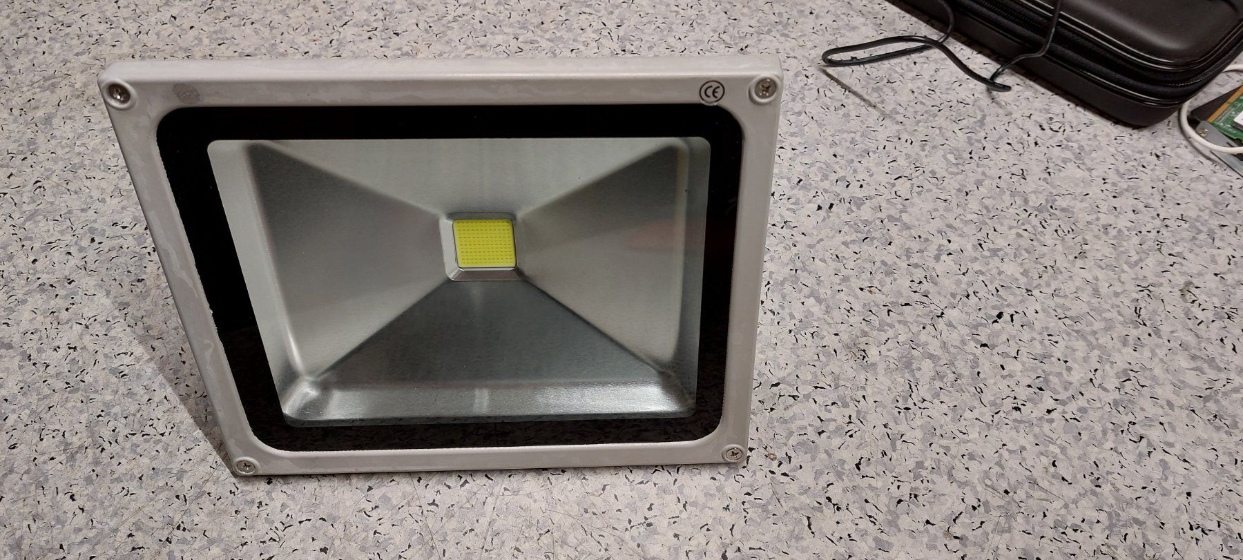 Lampen: Flutlicht Scheinwerfer Strahler 50W 230V~ – Gebraucht aus Hinteregg von Amerizium