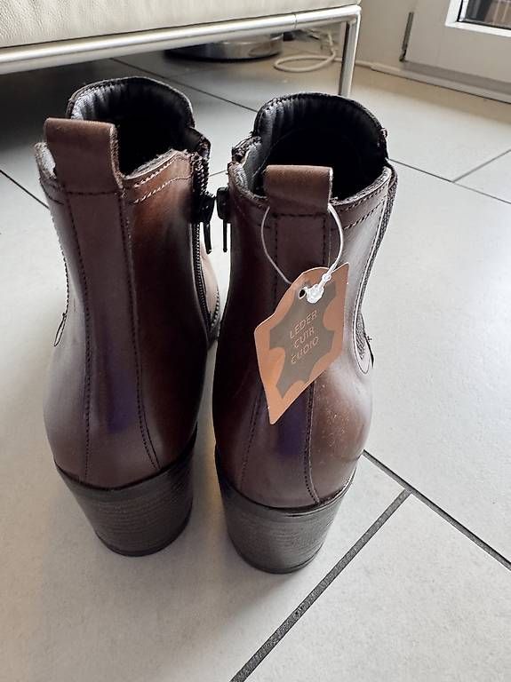 Scarpe da donna: Neue Stiefeletten braun Gr. 41 – Usato da Zürich venduto da anjamug 2