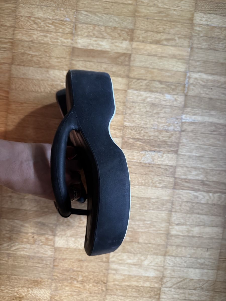 Chaussures femmes: Melissa Platform Flipflops 37,5 – D'occasion à Zürich par lauralikeslemons 1