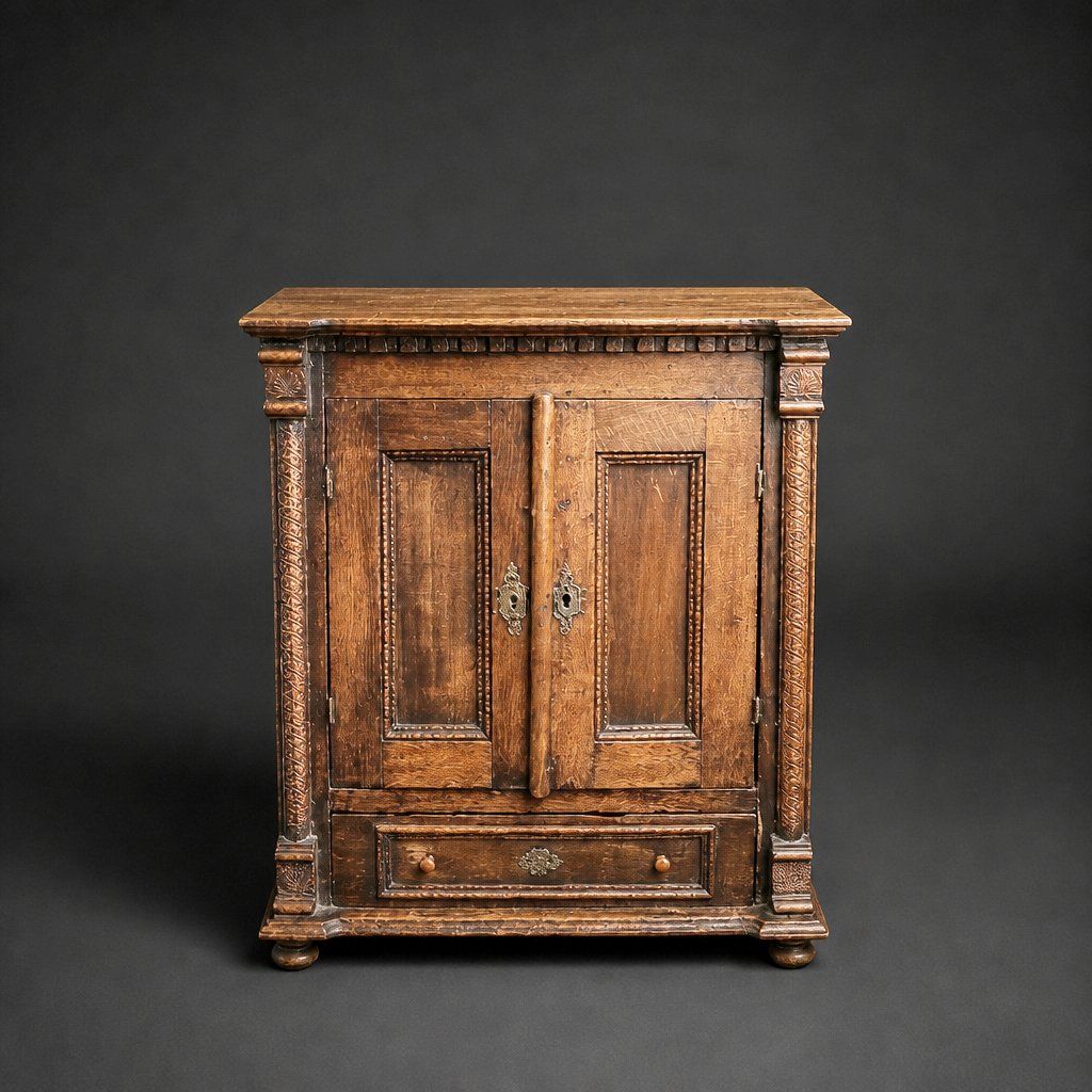 Armadi: Antiker Modelschrank, vermutlich Jugendstil. – Usato da Maladers venduto da der_Holzwurm