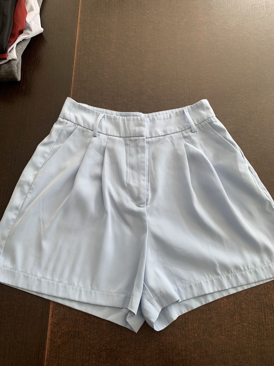 Pantaloni: Short taille 38 bleu claire  – Usato da Domdidier venduto da qatar1973
