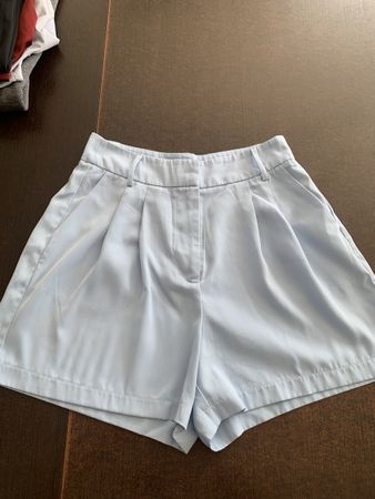 Short taille 38 bleu claire 