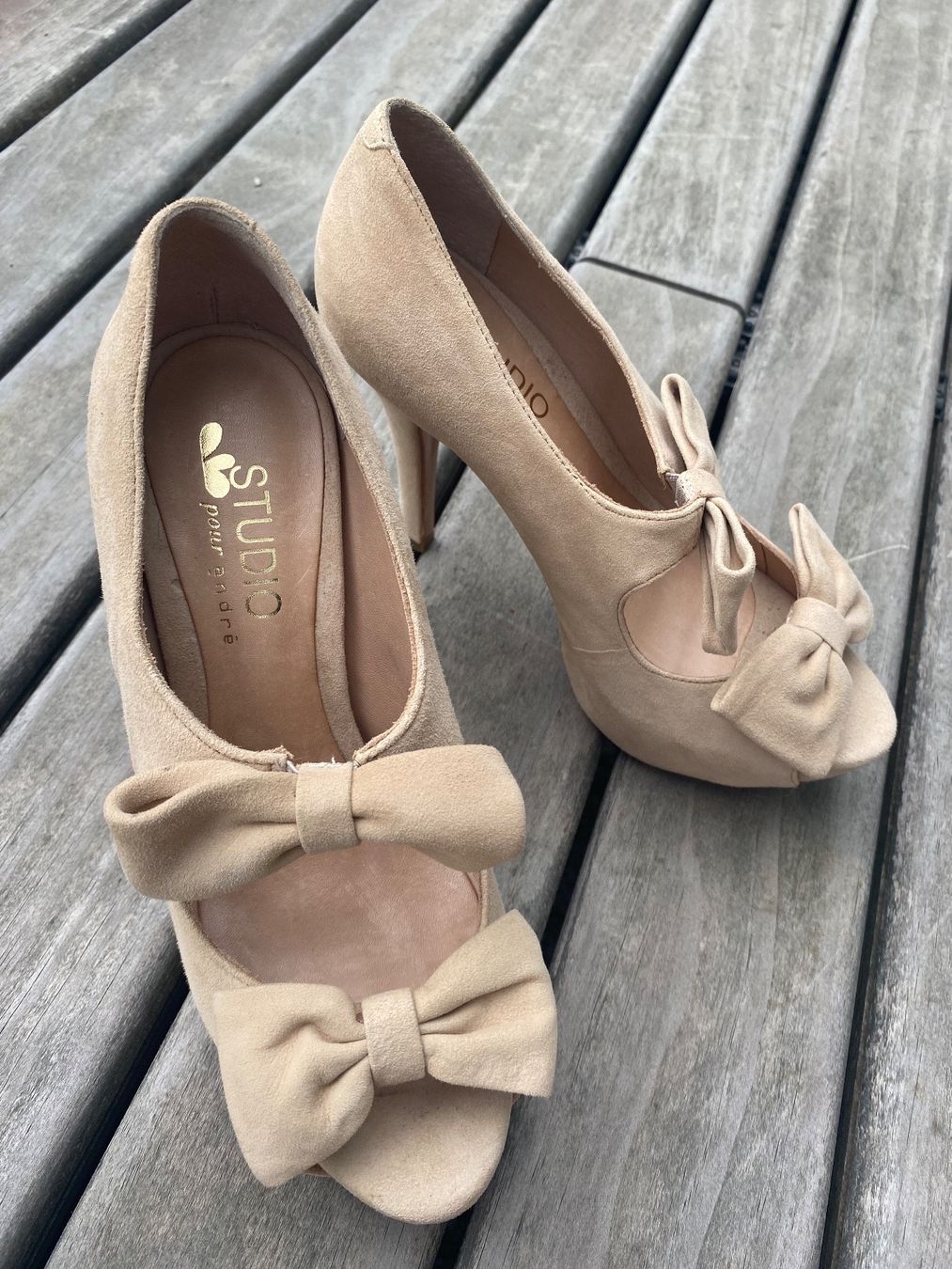 Scarpe da donna: High Heels beige mit Schleifen 37 Damen – Usato da Seewen SO venduto da HappyHappyHappy