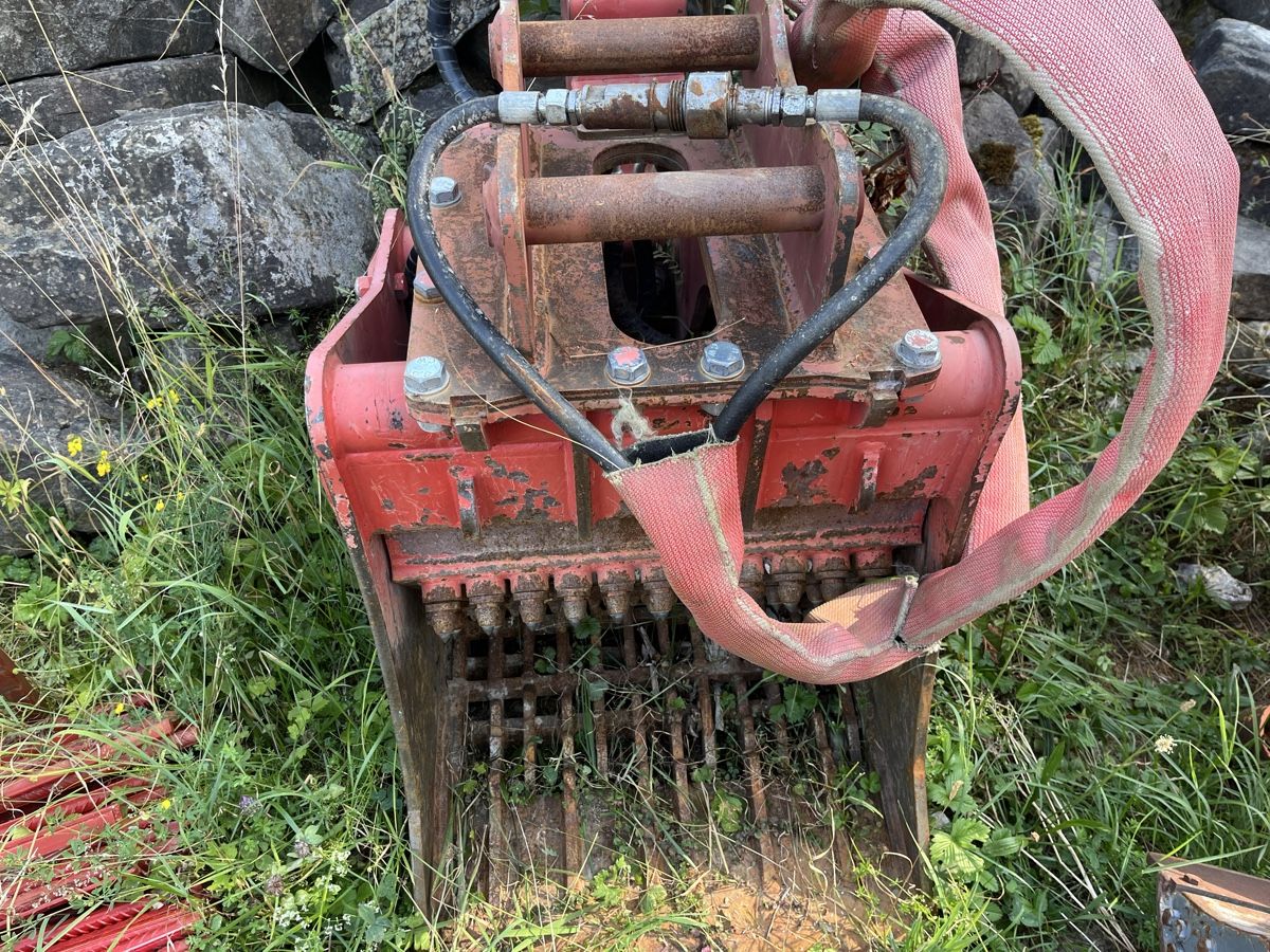 Toutes les machines: Godet concasseur  – D'occasion à Champéry par fanfouet74 6