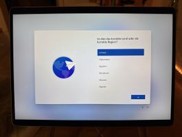 Microsoft Surface Pro 8 - i5/16GB RAM/256SSD