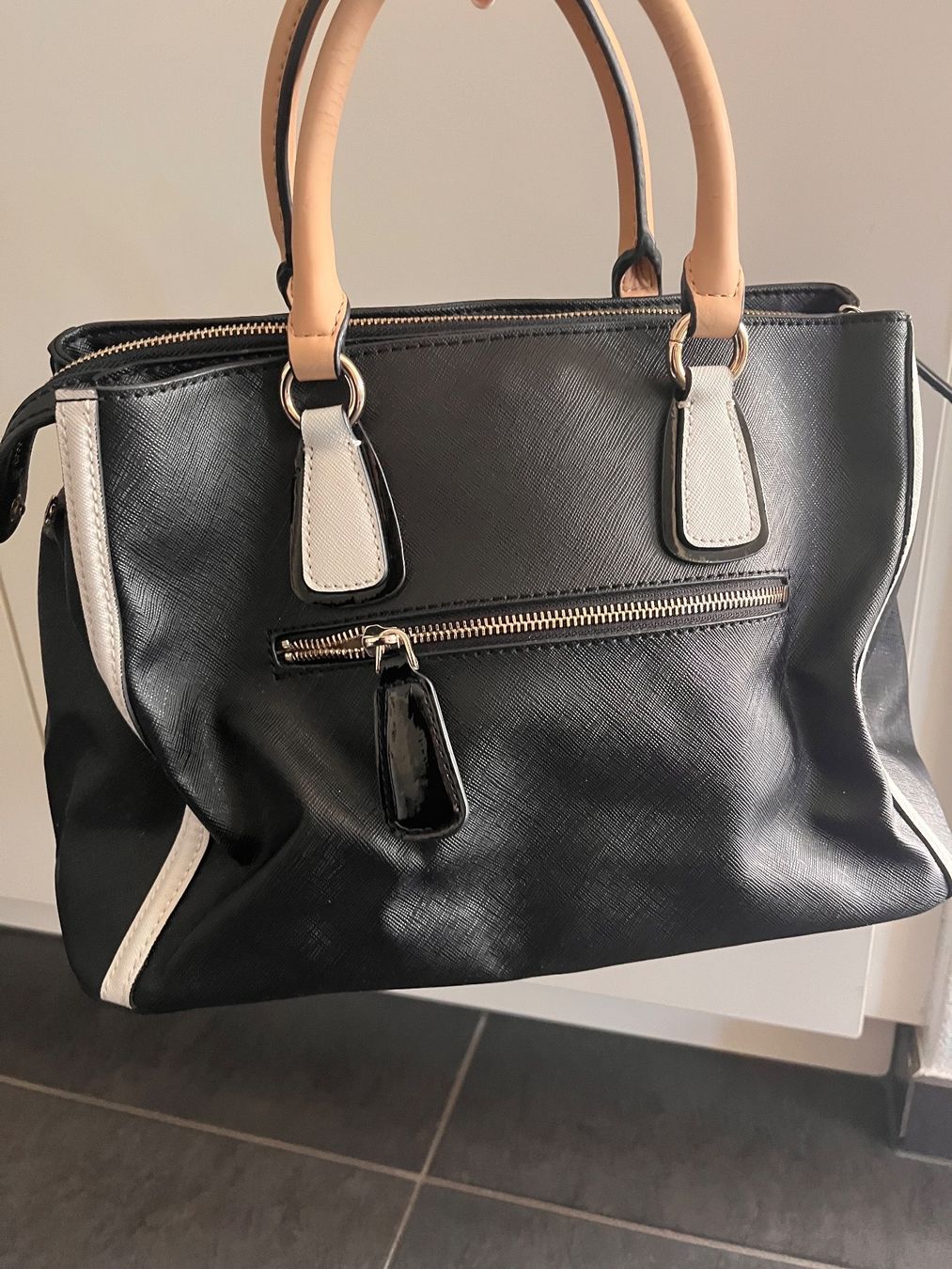 Guess Borse da donna: Guess Tasche – Usato da Hausen AG venduto da gse_88xs 1