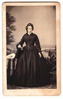 Fotografie Fr. Gysi, Aarau, Eine Dame in
