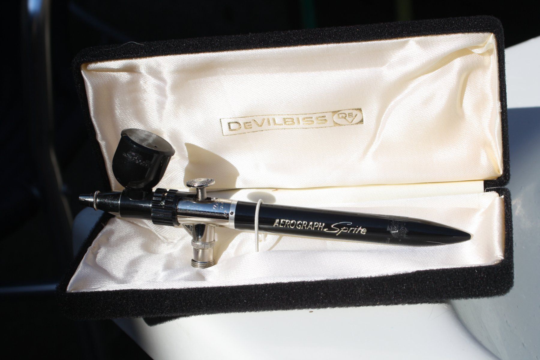 Tous les outils: AIRBRUSH SPRITZPISTOLE DEVILBISS AEROGRAPH SPRITE – D'occasion à Wauwil par Pneuedy