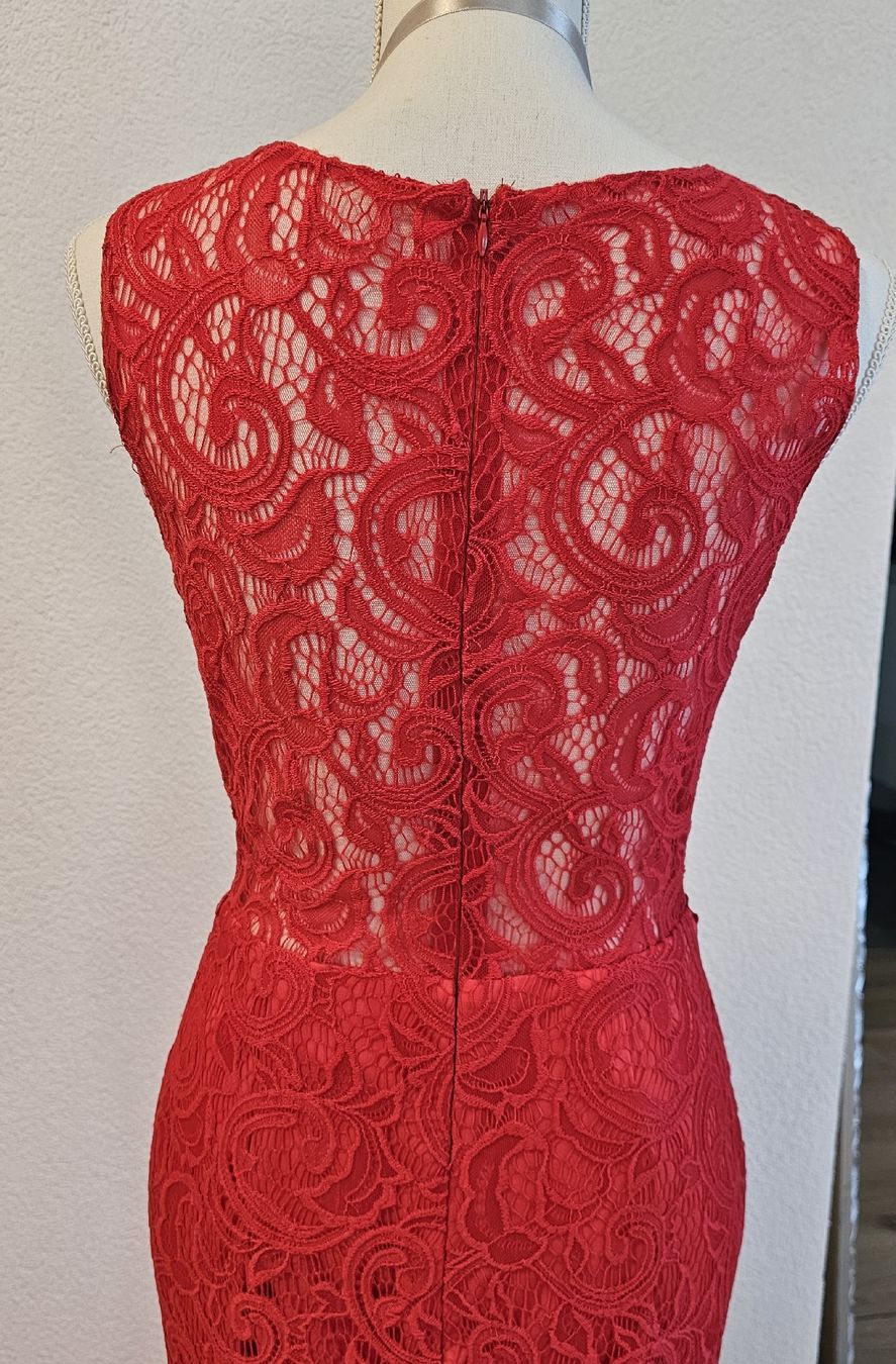 Vestiti: Rotes Spitzen-Abendkleid Gr. M, mit Schleppe – Usato da Dottikon venduto da Chicca_73 3