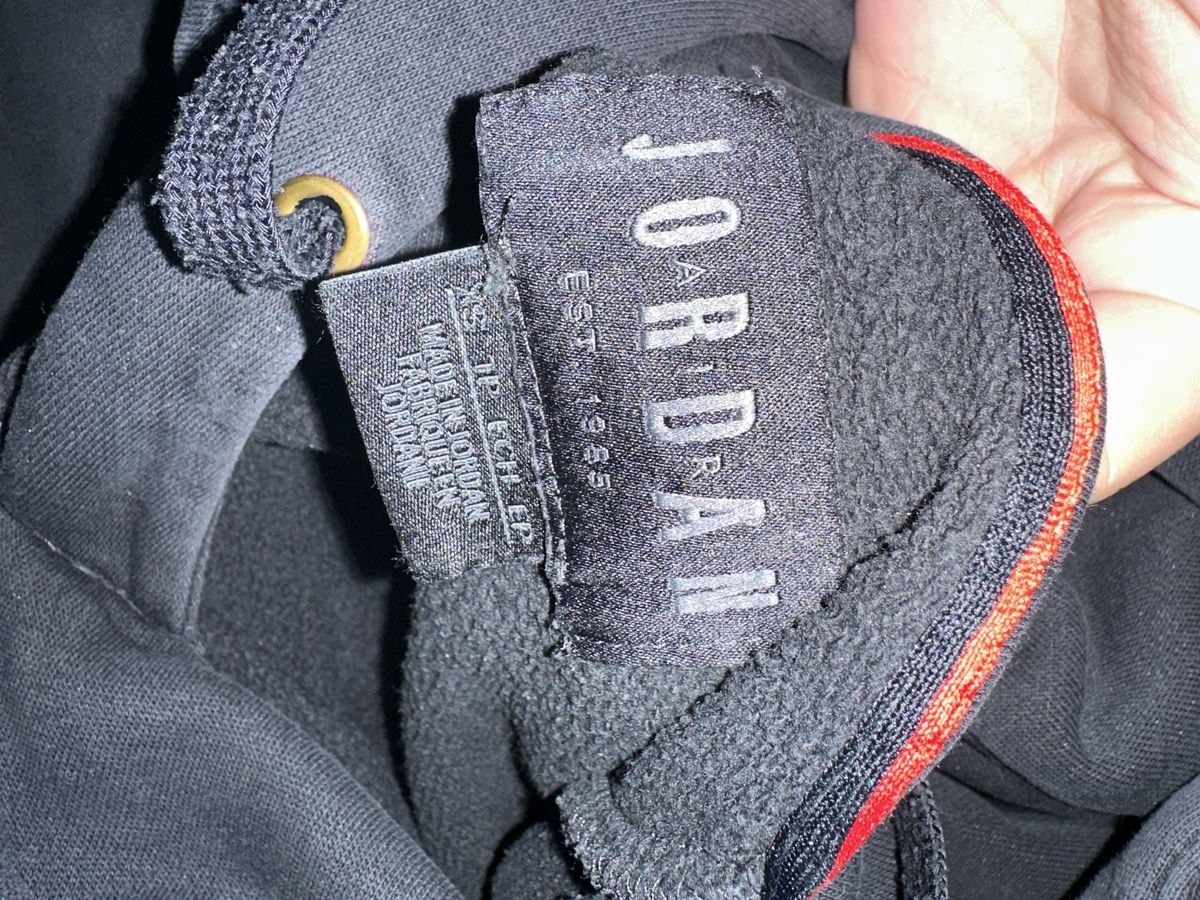 Maglioni & Felpe: Schwarzer Jordan Hoodie, Grösse XS – Usato da Interlaken venduto da raphael26 1