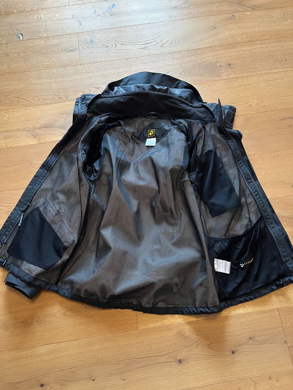 Jack Wolfskin Giacche: Outdoorjacke Jack Wolfskin – Usato da Montlingen venduto da Giardini13 4