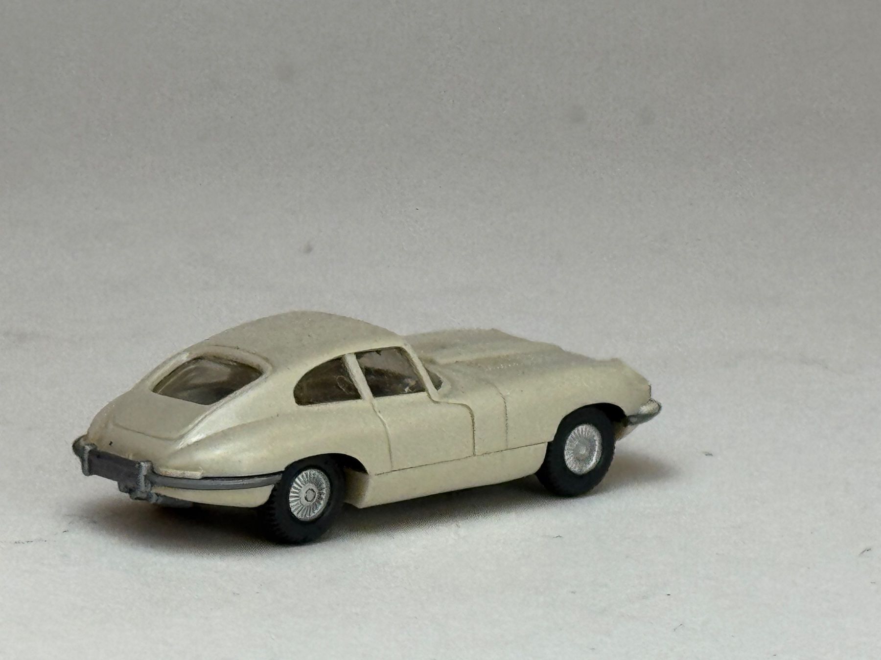 Wiking Modellautos: GB-Wiking Jaguar Typ E hellelfenbein – Gebraucht aus Elm von Wikmtz 1