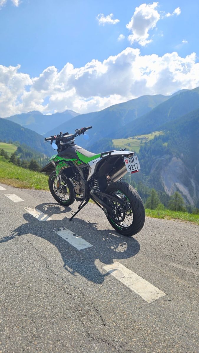 Kawasaki Strada: Kawasaki KL KXE 125 – Usato da Davos Platz venduto da pla_k6m2 2