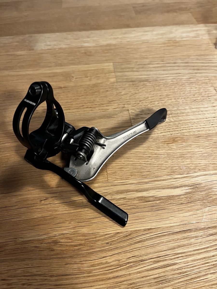 Sram Pezzi di ricambio: Sram red. 2x11, front derailleur. – Usato da Zürich venduto da SeeJayS 4