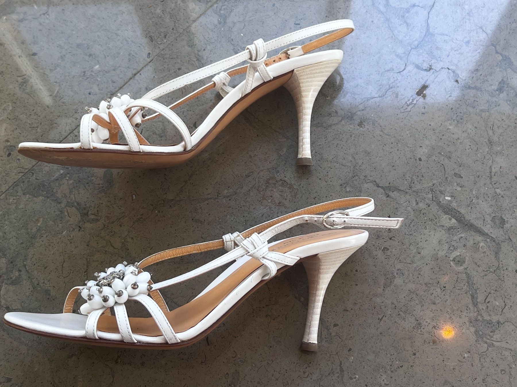 Scarpe da donna: Sandales Sergio Rossi blanches avec strass pointure 38.5 – Nuovo (secondo la descrizione) da Lausanne venduto da Flo1006 6