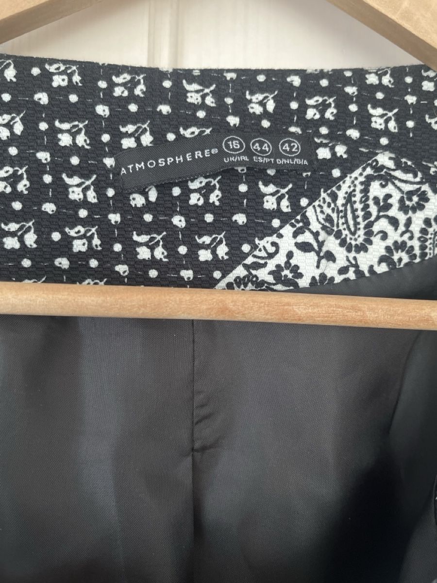 Jacken: Atmosphere Jacke/ Blazer/ Bolero, Gr 42 – Gebraucht aus Uetikon am See von erz13 1