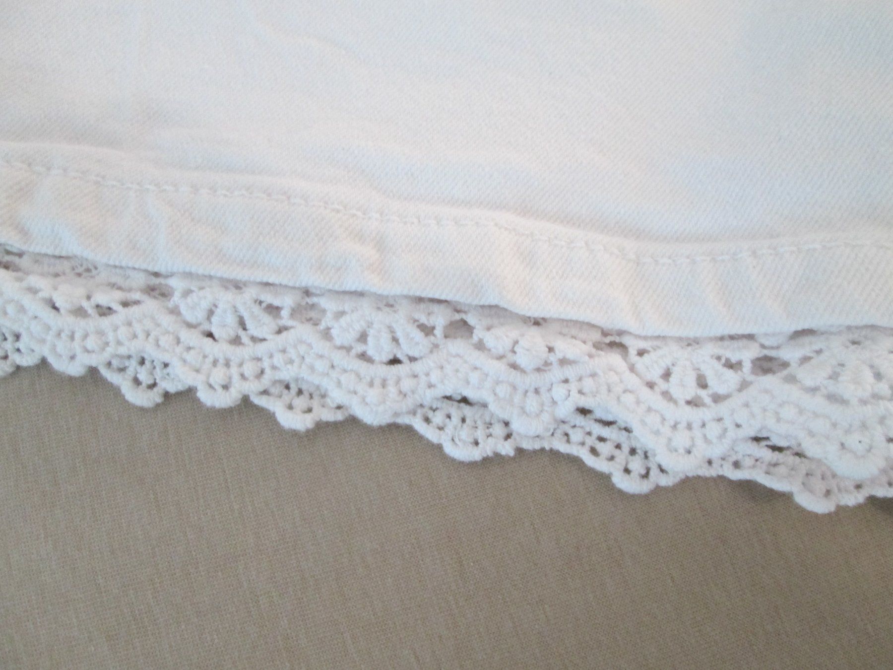 Pantaloni: Weisse Shorts – Usato da Neuchâtel venduto da Dualseele 2