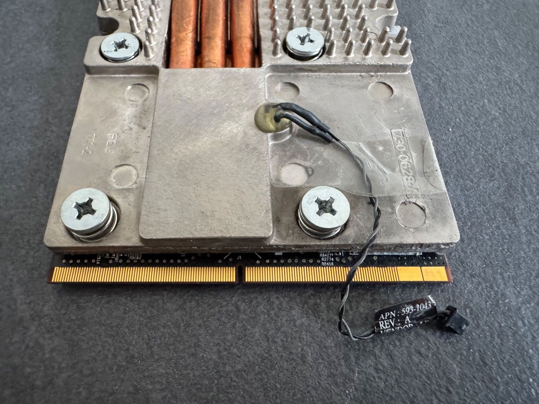 Cartes graphiques: Apple iMac 2011 GPU-Kuehlkoerper 90 Grad mit GPU – D'occasion à Rothenfluh par Ron999 1