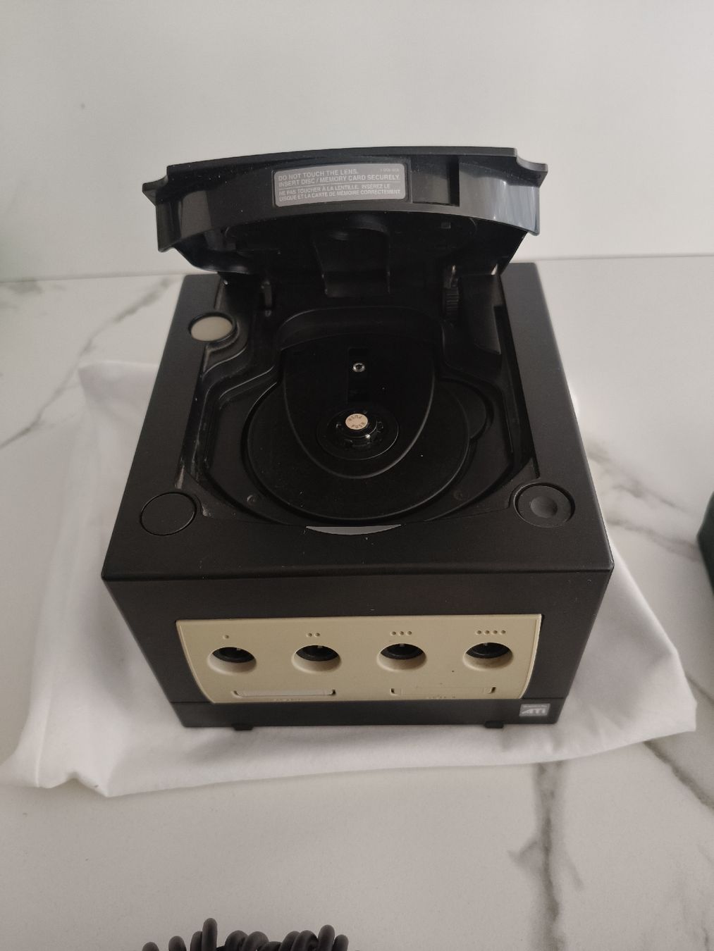 Nintendo Console: Nintendo Gamecube Schwarz mit 4 Controller + Mario Kart Voll – Usato da Oensingen venduto da ece_8k7q 2